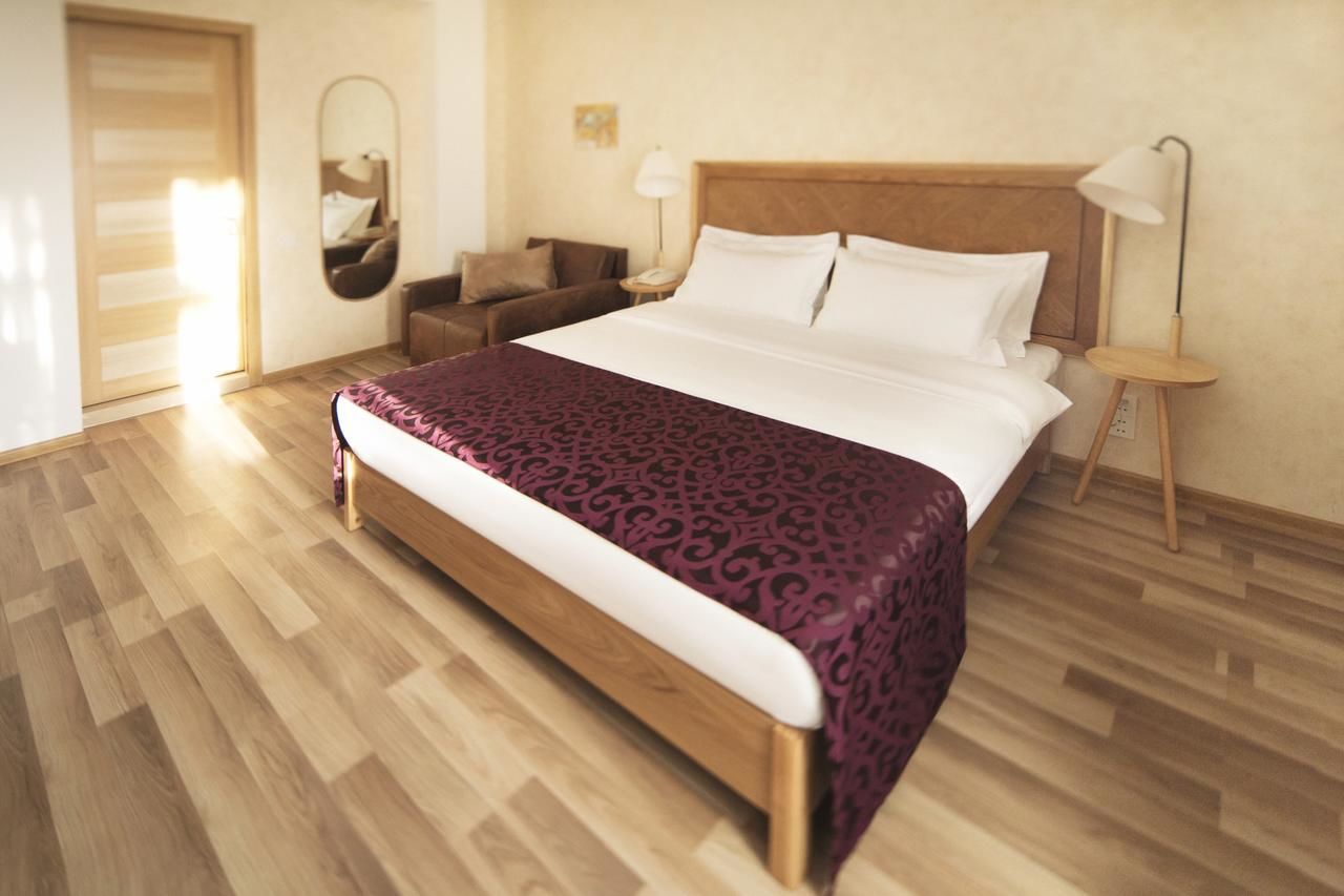 Отель Ornament Boutique Hotel Тбилиси