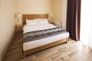 Отель Ornament Boutique Hotel Тбилиси Двухместный номер с 1 кроватью и балконом-4