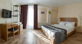 Отель Ornament Boutique Hotel Тбилиси Двухместный номер с 1 кроватью и балконом-20